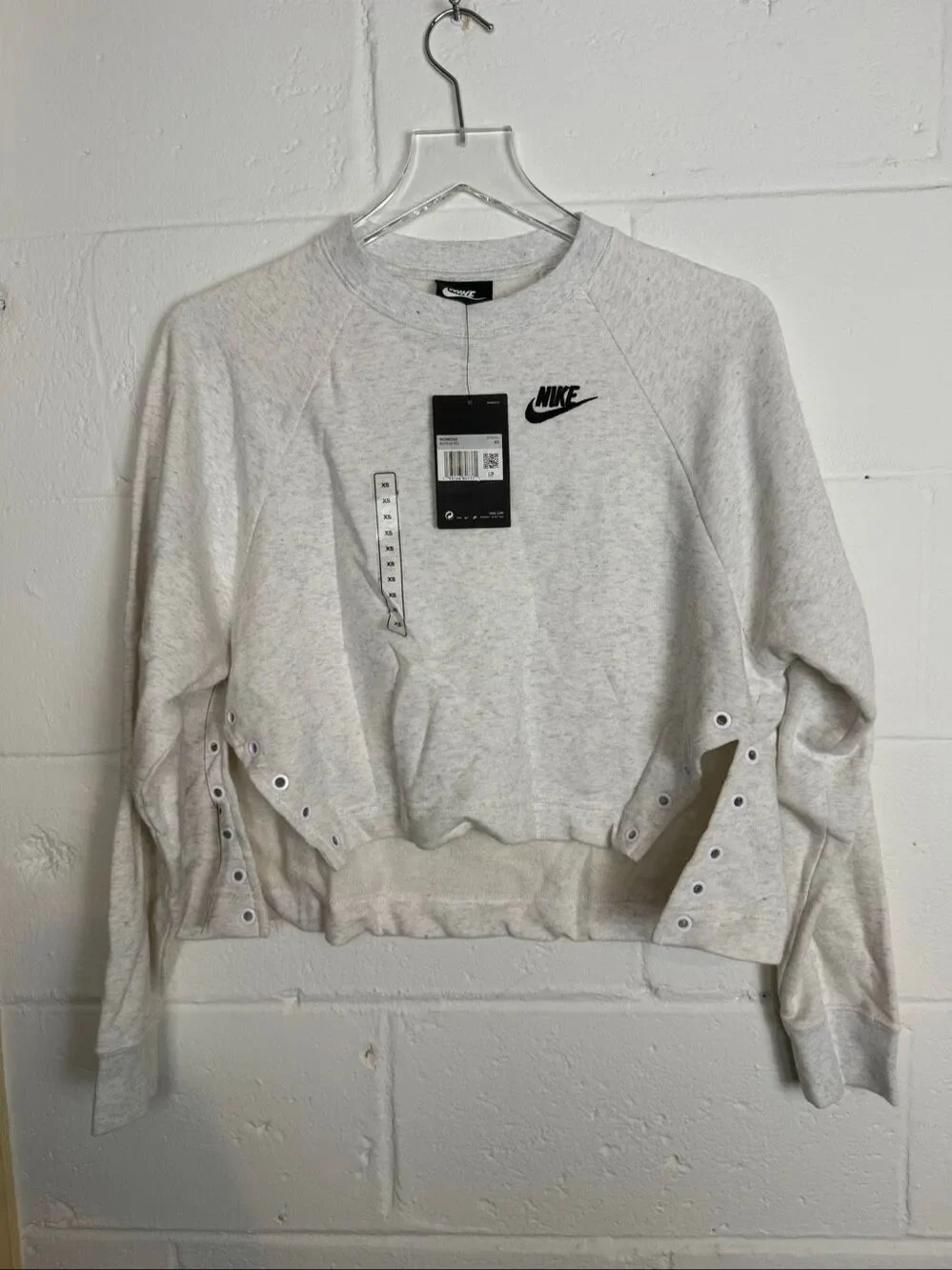 Nike Sportswear Women’s XS Essential Fleece Tie Crew Sweatshirt Gray NWT Cropped